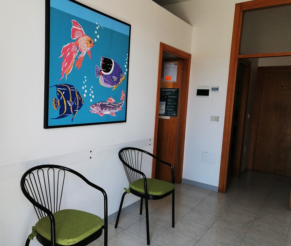 Ambulatorio Veterinario Monica Filippi (sala dattesa, lato sinistro)