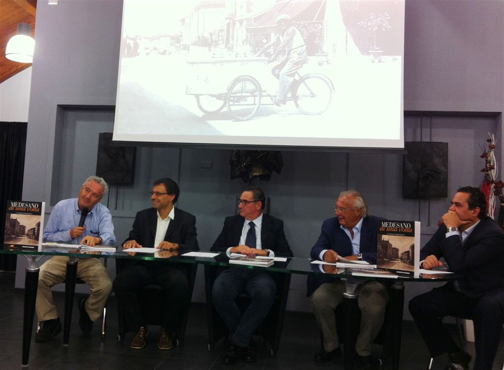 Presentazione del libro Medesano di una volta: Luigi Alfieri, Fabrizio Marcheselli (curatore), sindaco Bianchi, Rizzoli e Gandolfi, 24-7-2012
