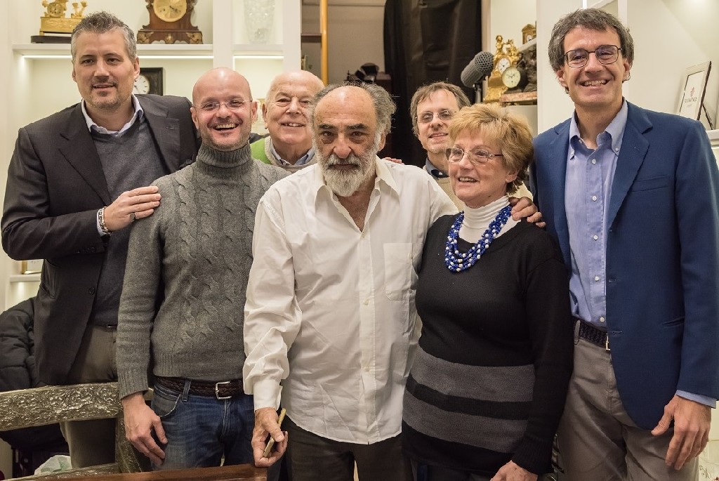 Alessandro Haber dopo la scena nel docufilm Mt Sicuri l'ultimo Diogene, con i tre autori e famiglia Casoli, 14-1-2019 (foto Enrico Gabbi)