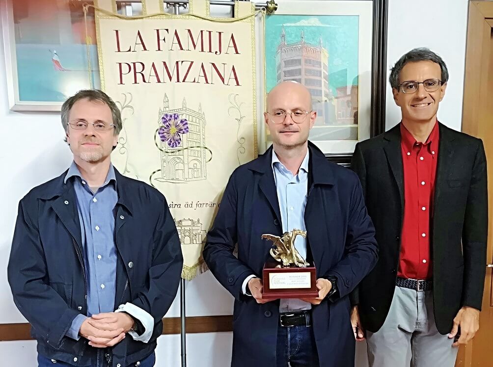 Francesco Dradi, Antonio Cavaciuti e Fabrizio Marcheselli alla Famija Pramzana dopo l’ultima proiezione di «“Màt” Sicuri» a Parma, 25-9-2020