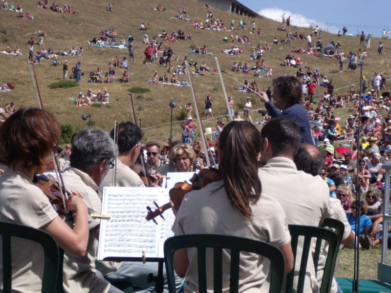 37 CONCERTO DI FERRAGOSTO 2017 ALPE GAVO FRABOSA SOTTANA  ORCHESTRA BARTOLOMEO BRUNI DI CUNEO                                                                                           