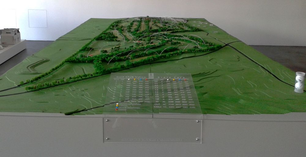 golf course scale model - modello in scala 1:500 di un Golf Club - dimensioni modello: 400 x 200 cm 