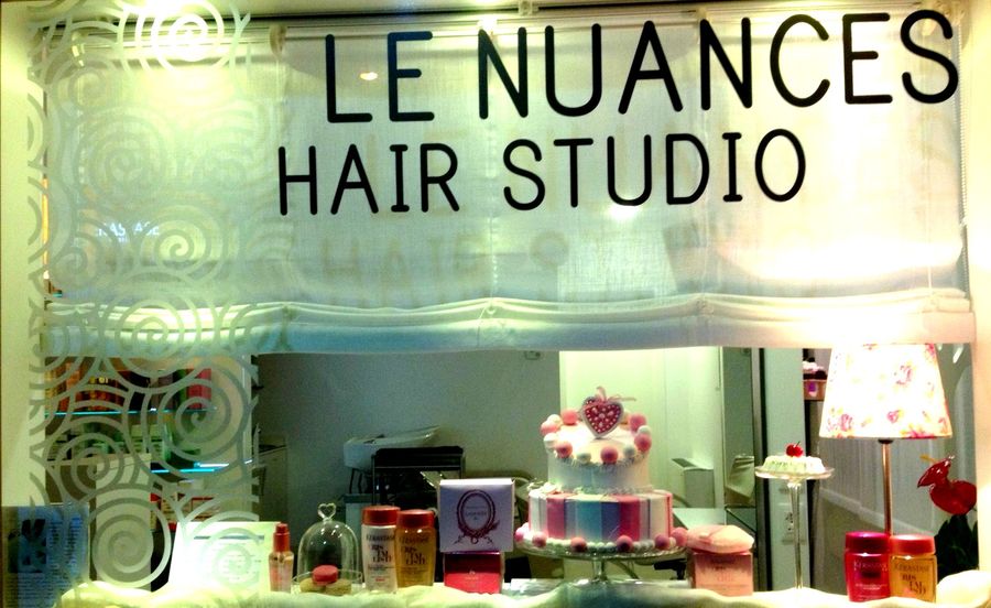 vetrina Le Nuances Hair Studio